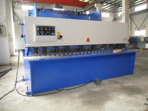 CNC Hydraulic Swing / Guillotine Beam Metal Shearing Machine For Construction