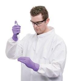 China White Disposable Polypropylene Lab Coat , Film Laminated Disposable Visitor Coats on sale