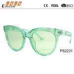 Newest Style 2018 plastic Fashionable Sunglasses ,UV 400 Protection Lens