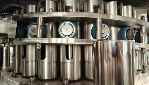 High Speed Efficient Drink Can Filling Machine, 24 Filling Heads, Made Of