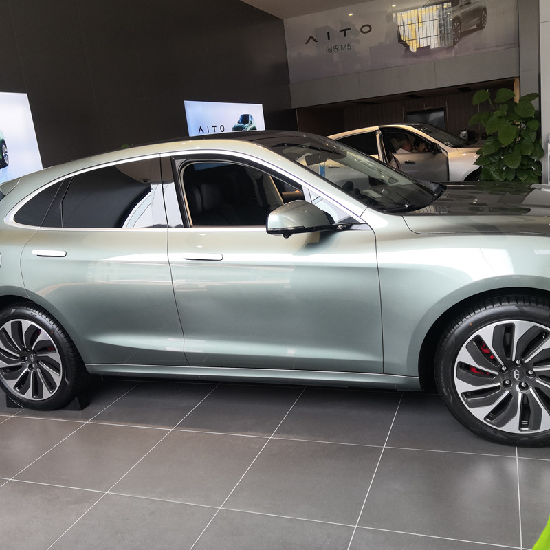 80kWh Battery Capacity Huawei Aito M5 4WD SUV Automotive Plug-in Hybrid Fuel Electro Car for Fast Charging in Just 0.75h