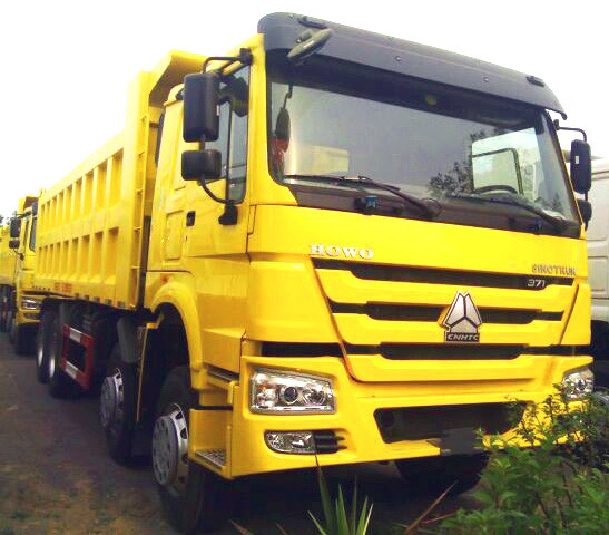 Left Hand Driving 8X4 Tipper Truck SINOTRUCK HOWO ZZ3317N4267A 50 - 60T Dump Truck