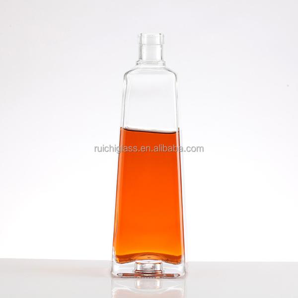 Super Flint Glass Transparent Whiskey Bottle with Aluminum Collar and Plastic PP