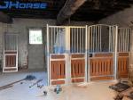 Heavy Duty Indoor Horse Stalls Hot Dip Galvanized Bamboo With Swing / Sliding