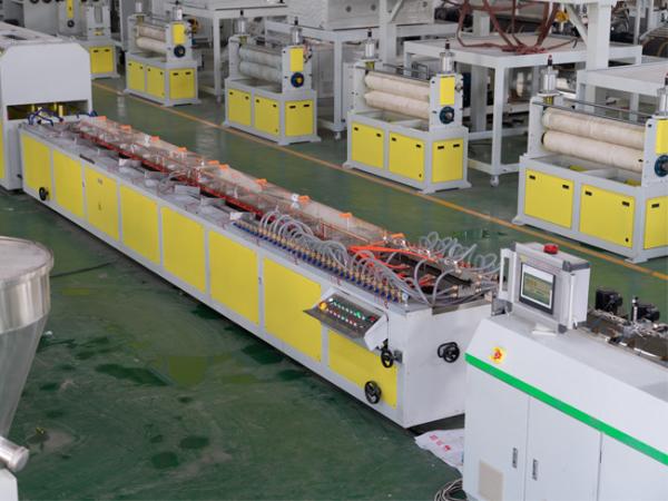 Siemens Motor Power Fully Automatic PVC Plastic Profile Extrusion Production