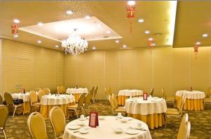 Wholesale Hotel Sound proof Sliding Movable Partition Walls 32 / 50db STC Conffcient from china suppliers