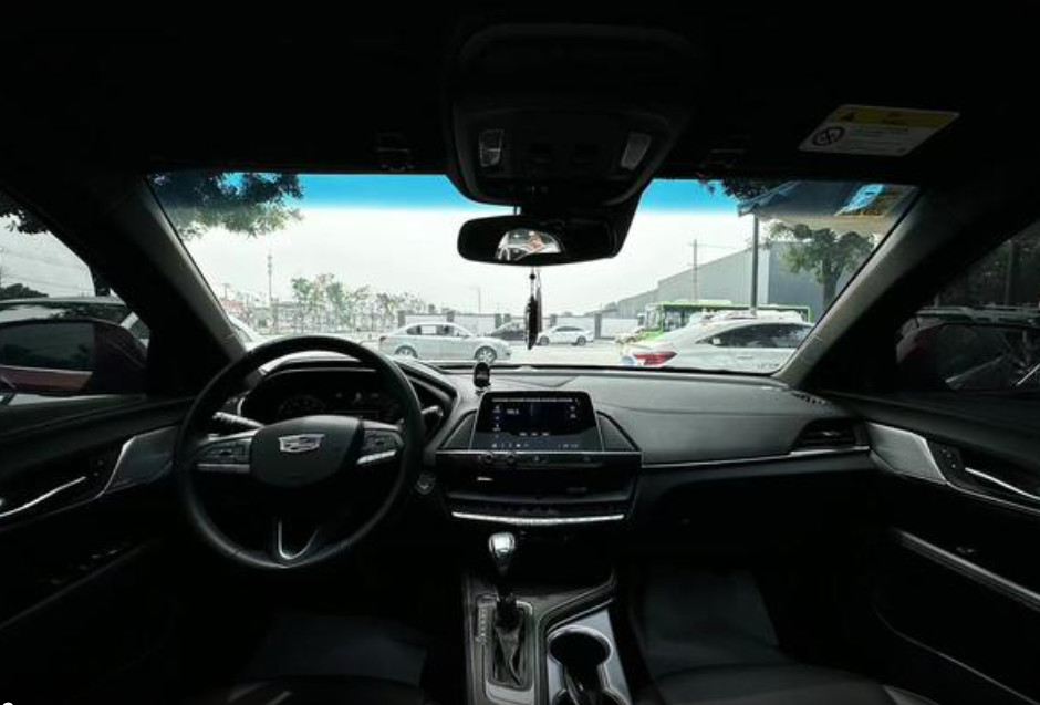 Used 2021 CADILLAC Of Ct4 Sedan Gas Petrol 2.0T 237PS L4 174kW/350Nm R18 Luxury Model LHD Used Car For Sale