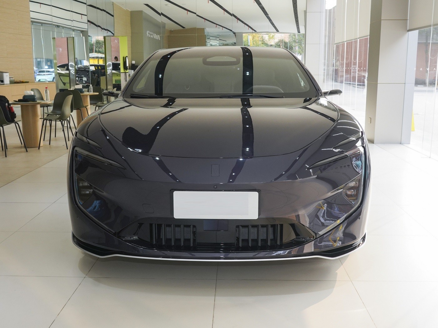 Pure Electric Vehicle AVATR 12 Electric Car With Range 700km