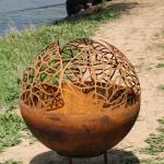 Outdoor 6mm Thick Rusted Steel Fire Pit Balls Sphere Packing Wooden Box