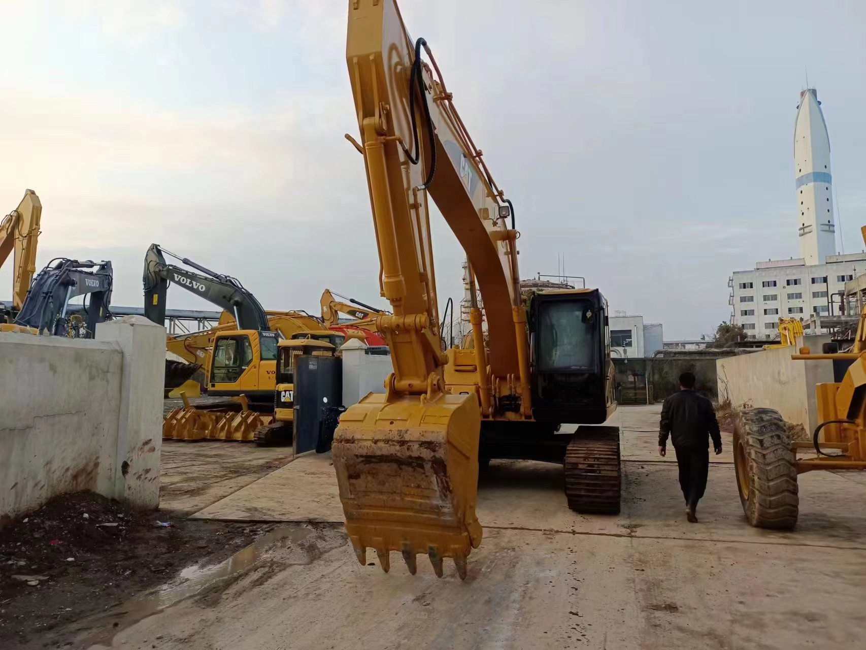 Construction Machinery Digger Used CAT320 Excavator for Construction Project