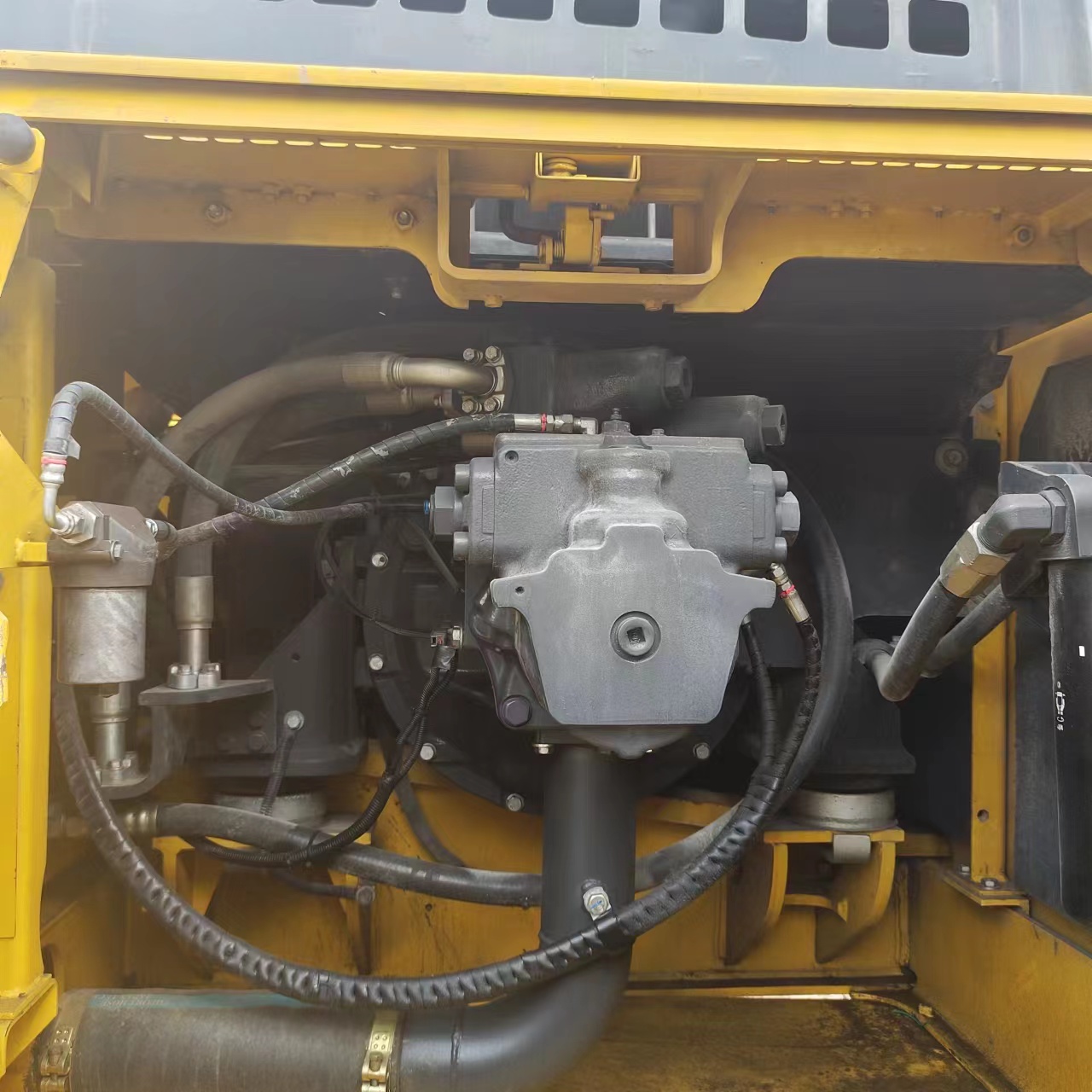32600kg Komatsu PC350 Excavator with Low Working Hours and Original Hydraulic Cylinder
