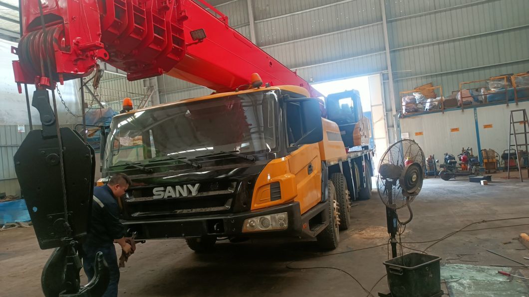 High Quality with Stable Function 2011 Popular Model 50t Truck Crane Mobile Crane for Sale at Very Low Price