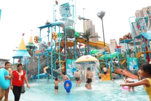 Wholesale Commercial Medium Water House Aqua Playground Platform With Water Slide for Water House from china suppliers