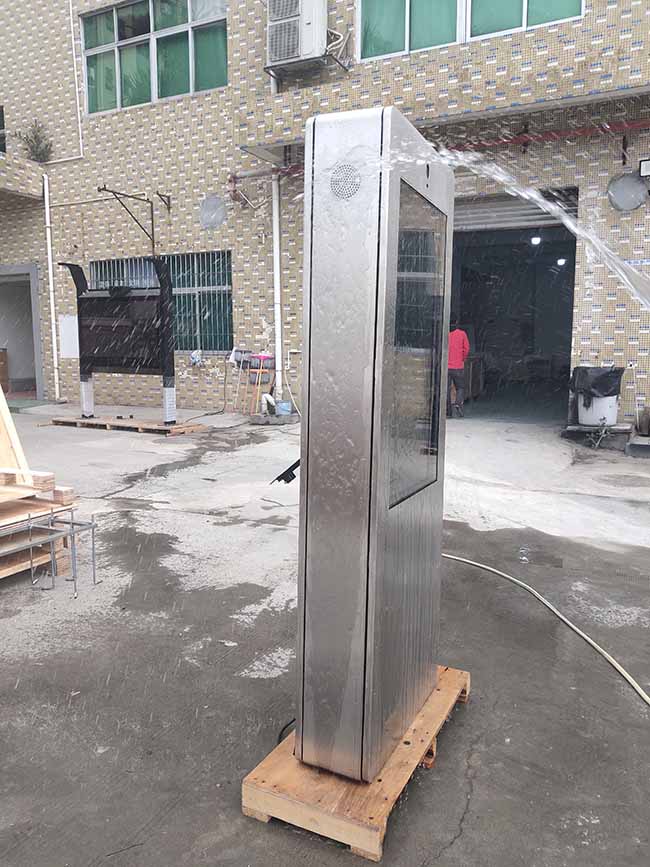 43 Inch Waterproof Outdoor Capacitive Battery Powered Digital Posters Portable LCD Display Outdoor