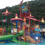 15m Height Large Splash Water Playground Fiberglass Water Play House OEM
