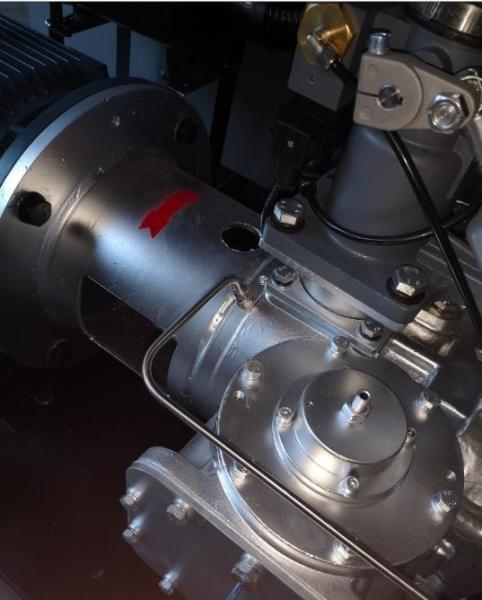 Industrial Screw Air Compressor Pressure 0.7 - 1.2MPa Oil Separation Efficiency