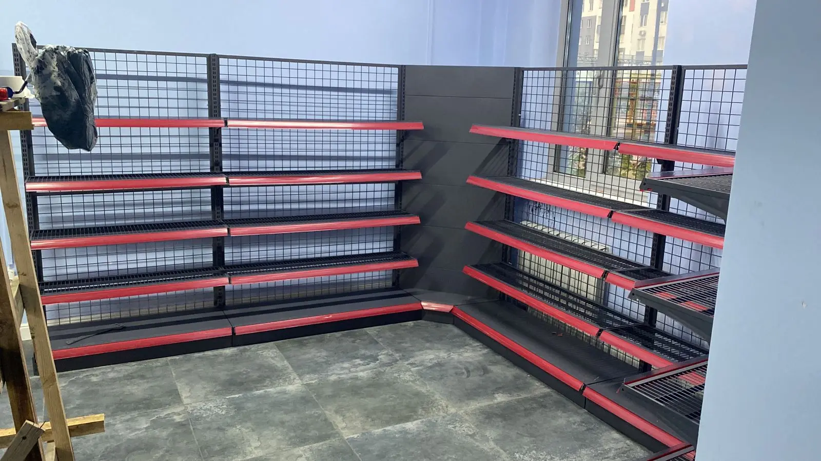Steel Mesh Back Gondola Shelving For Supermarket Shop Exhibit Net Mesh Shelf