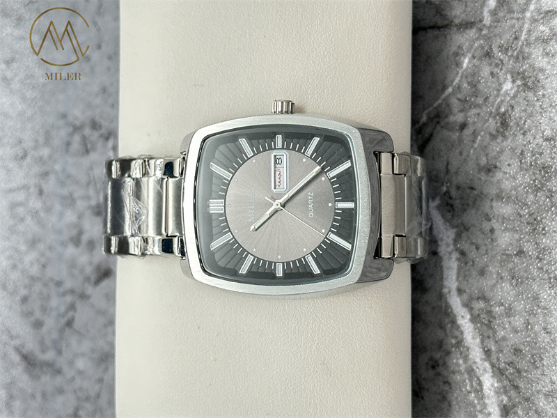 Business Quartz Design Wrist Classic Waterproof Watch for Men and Women Custom