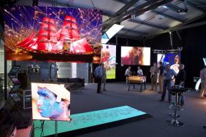 Wholesale led display Diecasting Cabinet 576mm*576mm ultra Thin 1/32 scan rental wall video led screen display led from china suppliers