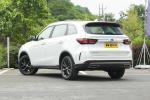 Gasoline Powered SUV Car With Auto Hold Ventilated Disc Brakes Multiple Storage