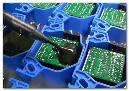 2.5W / mK Low Viscosity adhesive Thermal Conductive Glue with -40℃ - 130℃