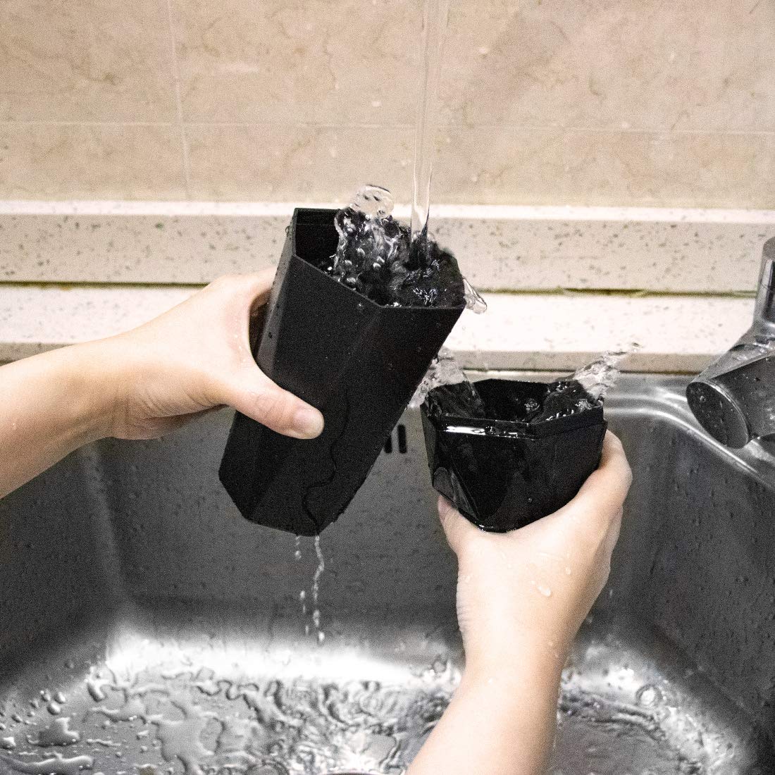 Leakproof Vehicle Trash Bin Easy Clean Up Car Trash Can with Lid New Car Dustbin Diamond Design