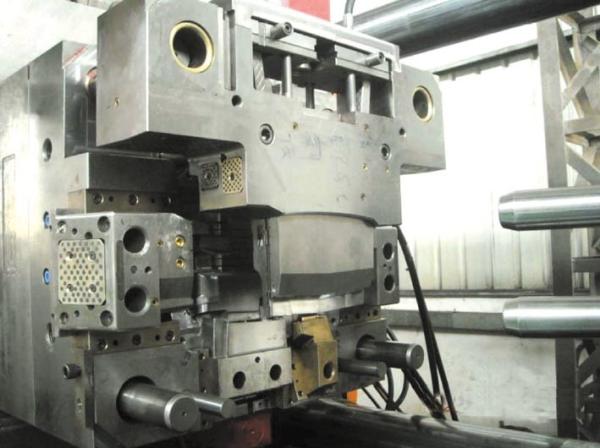 China OEM customized plastic injection moulds and molding Chinese facotry, PC