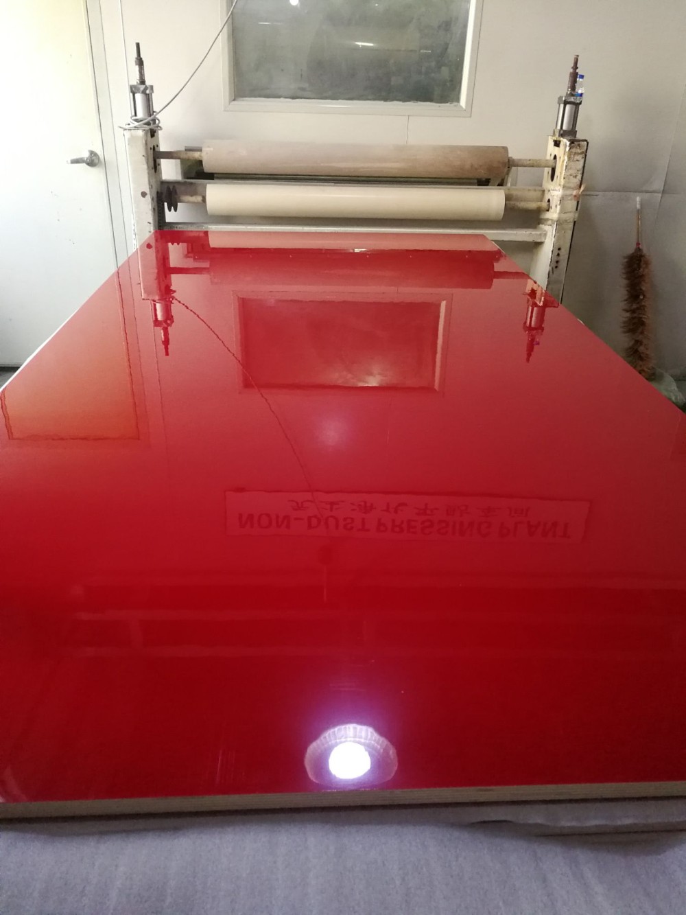 18mm high gloss kitchen cabinet mdf boards/acrylic mdf boards with red soildcolor
