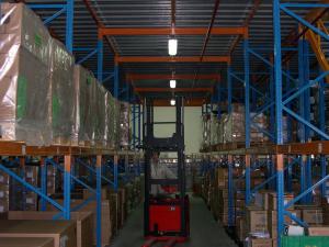 China Industrial Heavy Duty Pallet Rack Spray Painting with Mezzanine Floors Stock on sale