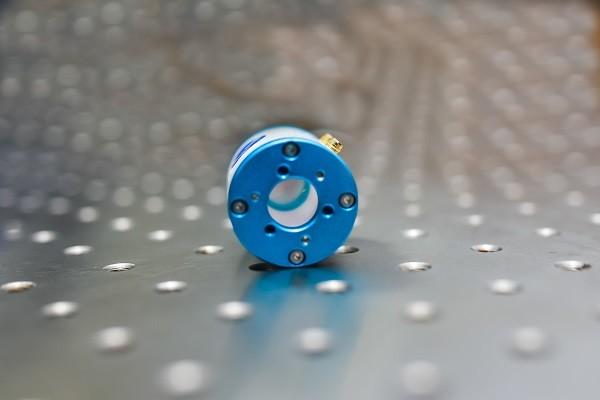4GW / Cm2 Pockels Optical Modulator Blue Color Case For Laser Cavity Q -