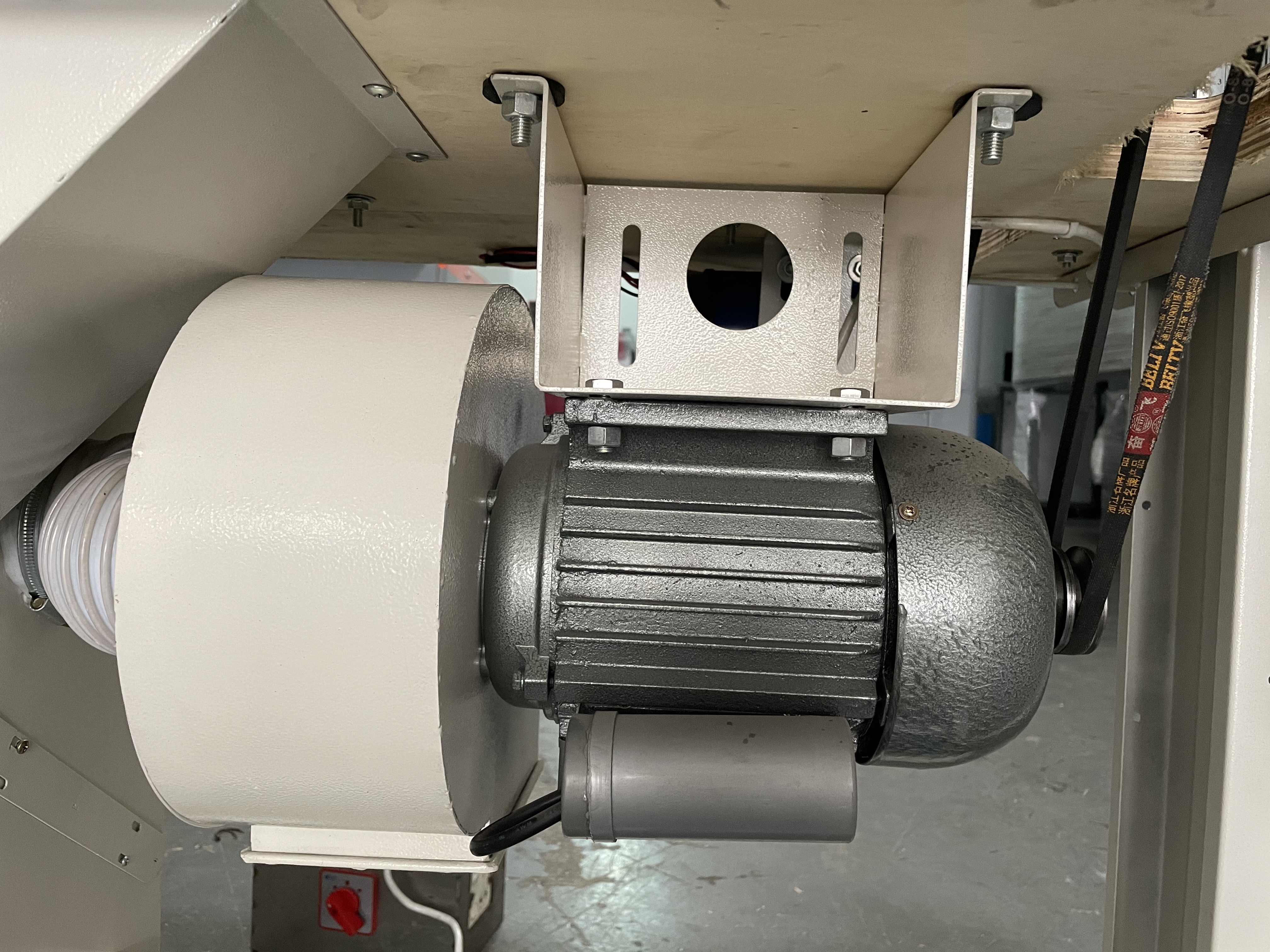 Counter Skiving Machine with Water Cooler Sharpening Clutch Group and Max Skiving Width 50mm for Leather Shoe and Rubber