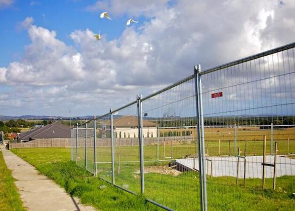 Hot Dipped Galvanized Steel Building Site Security Fence 6 X 12 Feet With Flat