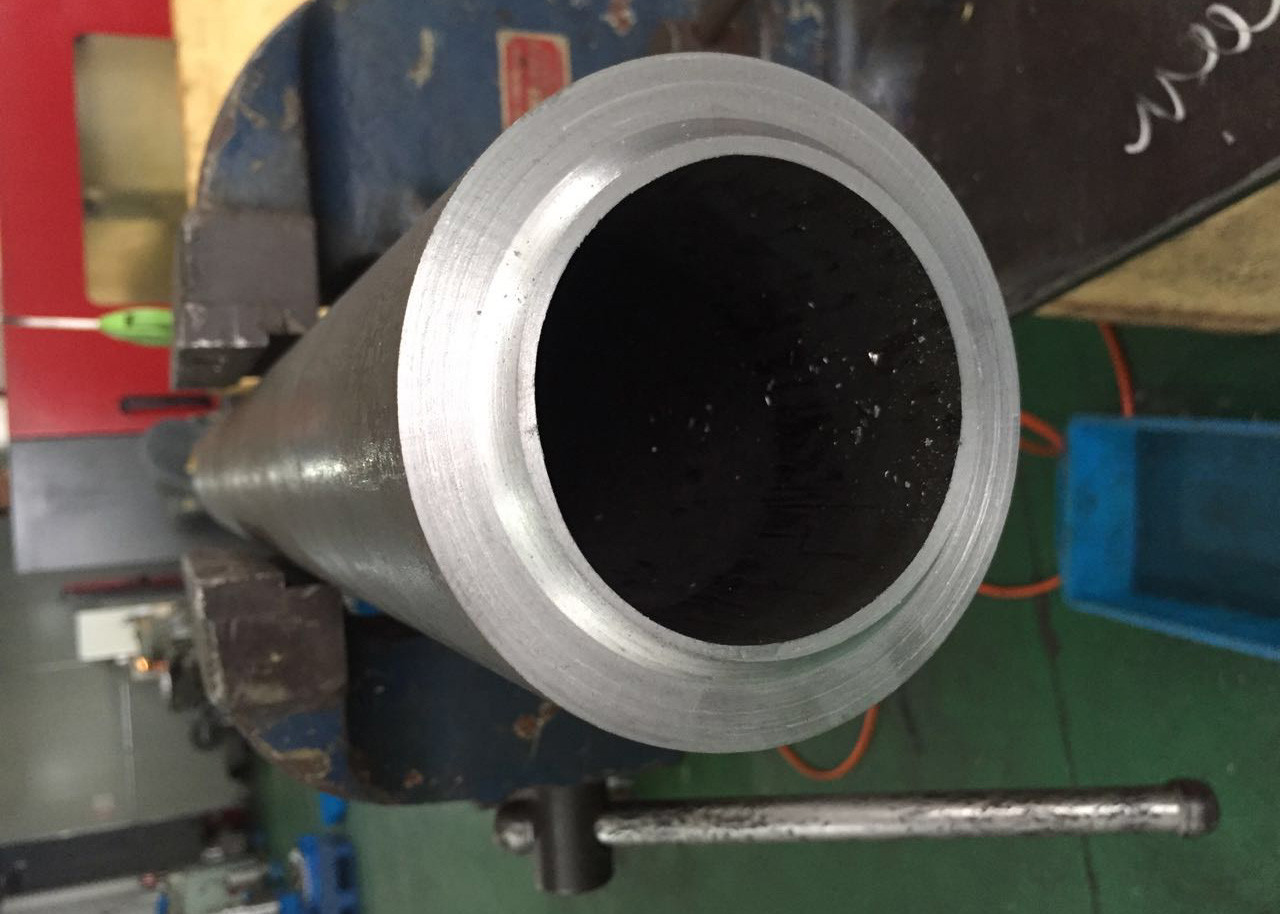 Inner Diameter Mounted Pneumatic Pipe Beveling Machine Easy Set - Up claming range 40-112mm