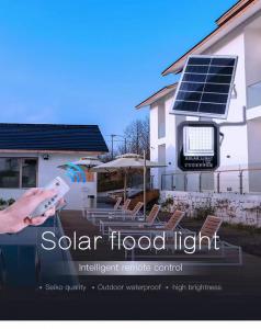 China Auto On Off LED Solar Power Security Lights With Remote Control 6000K Ip66 on sale
