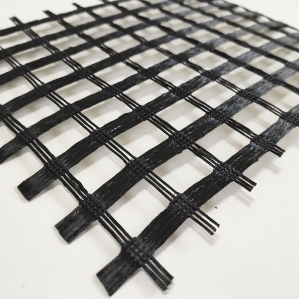 Biaxial PET Grid 300-300 Woven Coated Polyester Geogrid For Railway Foundation Reinforcement