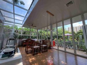 Wholesale Silicone Sealant Aluminum Bifold Doors High Security With Tempered Glass from china suppliers