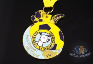 Wholesale Personalized Enamel Medals Custom Medallions Giraffe Shaped 50mm Size from china suppliers