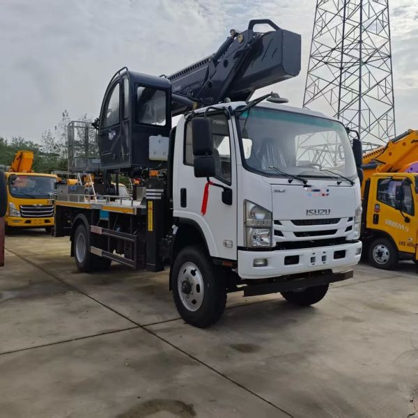 4x4 ISUZU 33m Aerial Platform Truck For Elevated Work