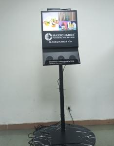 Wholesale 21.5 inch Phone Charging Wifi Digital Signage Kiosk With 3 Wireless Charging Pad from china suppliers