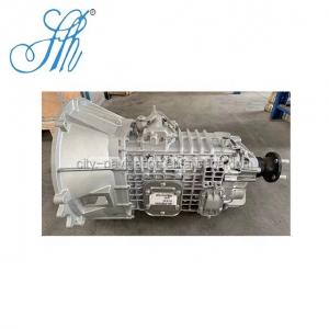 China Manual Transmission Gearbox Assembly for JMC ISUZU VAN Cargo Truck 2.4L Diesel Engine on sale