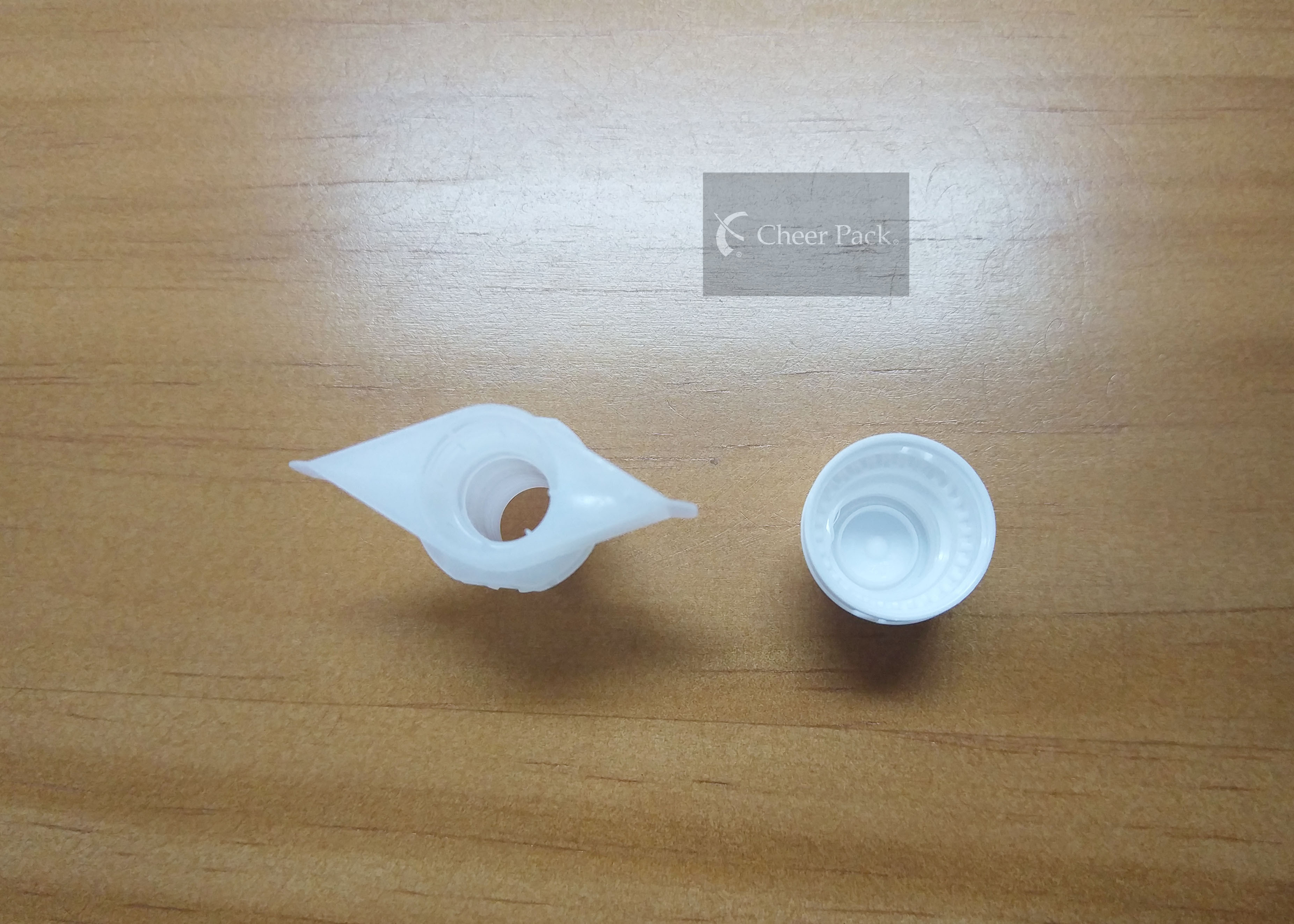 Large Diameter Plastic Pour Spout Cover For Beverage Pouch Non Spill