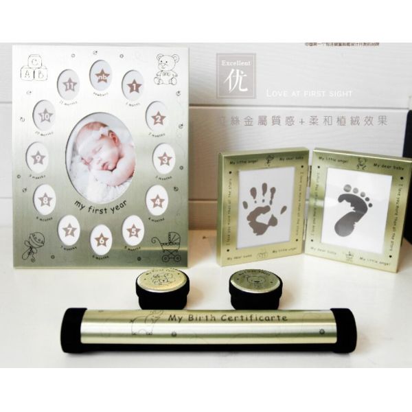 Newborn Baby Handprint and Footprint Photo Frame Kit with an Baby-safe Ink Pad baby birth certificate keepsake
