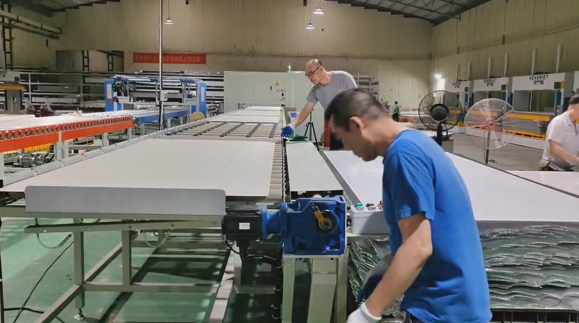3 Layers Vacuum Hot Pressing Production Line