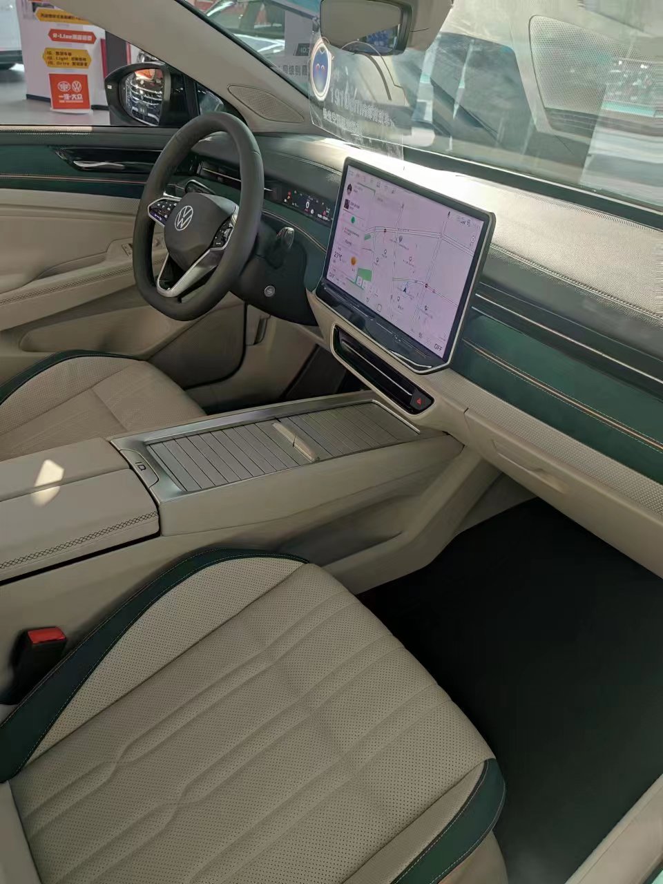 ID7 The First Sedan in Volkswagen ID Series for Maximum Power 150kw and 45Seater Seats