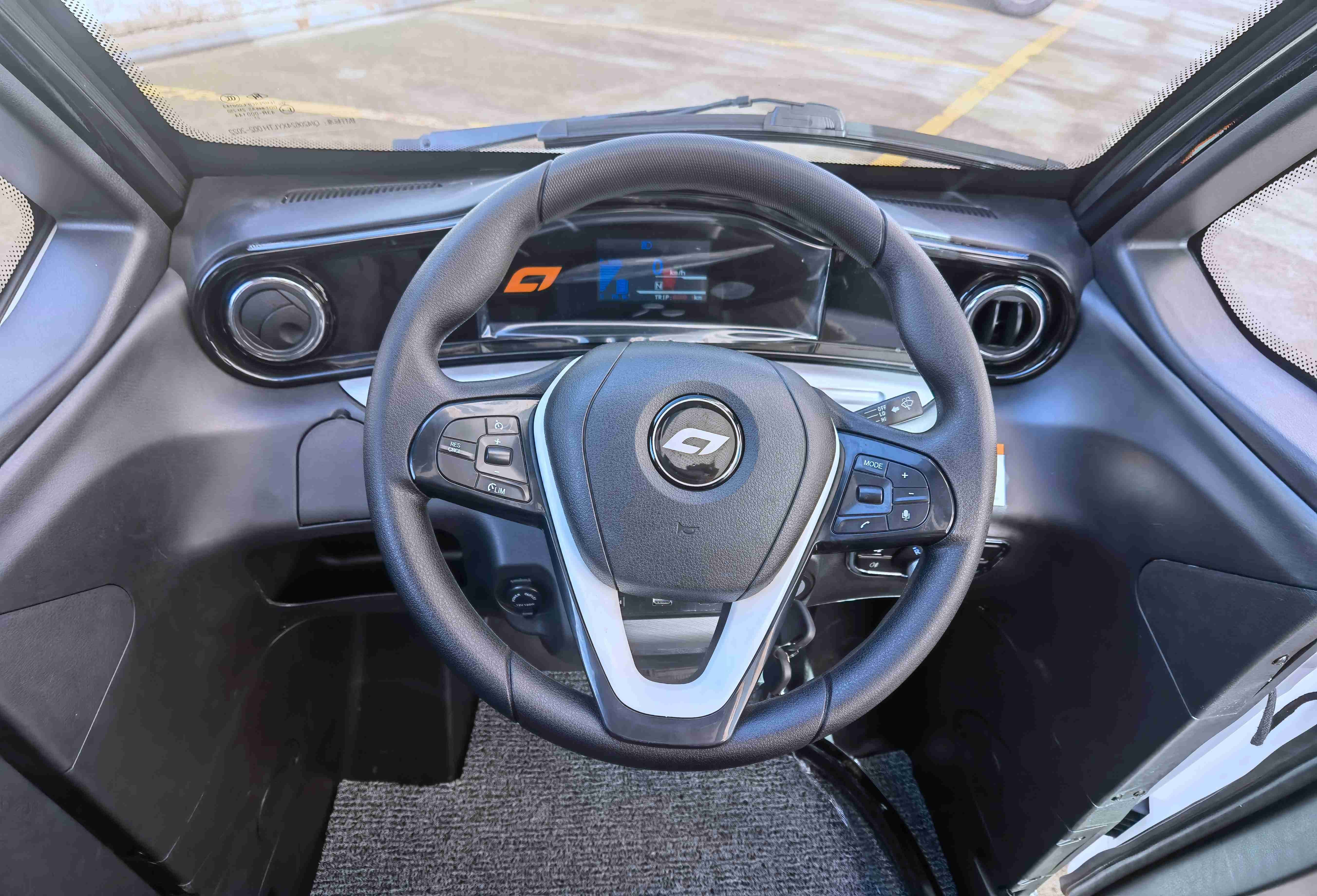 China Manufacturer Adult Mini Electric Car 3 Seater Electric Vehicle Automatic Car