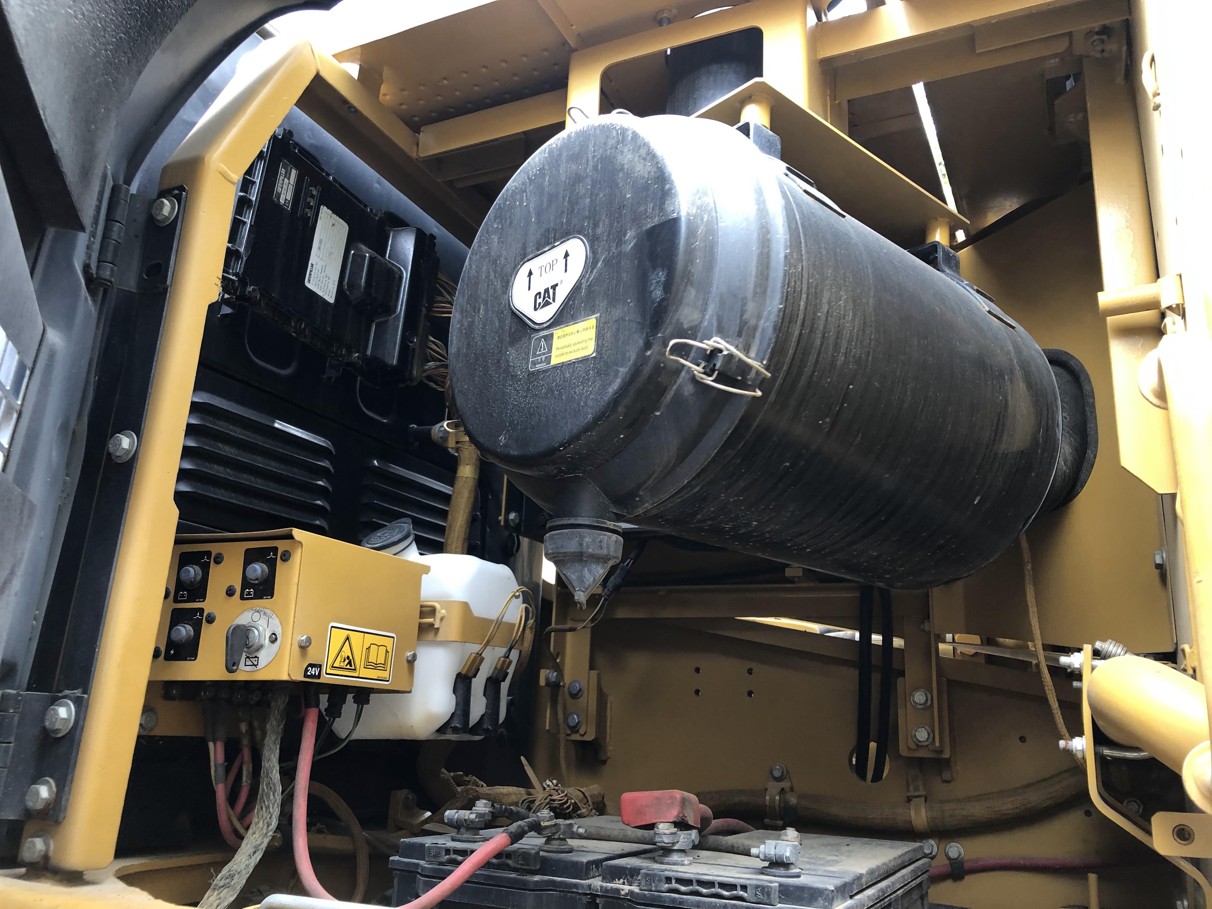 200 kW Caterpillar 336D Excavator Made in Japan 2020 Year Model Transport Width 3.19 m