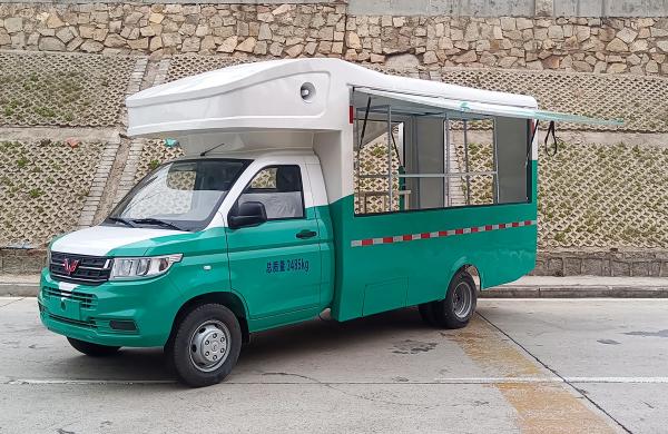 Used Cargo Box Truck Wuling Sales Minitruck 5-Speed Manual Transmission 1.5 Tons