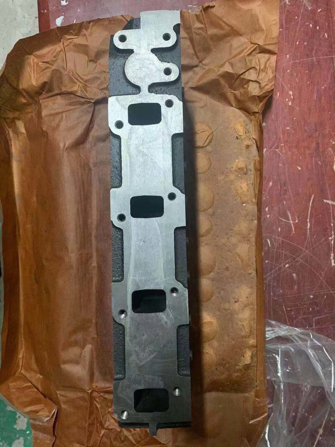 Brand new 4TNV88 Cylinder Head for Yanmar 4TNV88 with glow plug