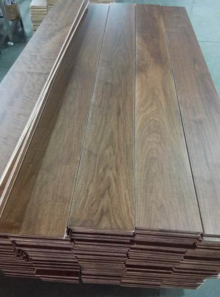 Quality wide plank American Walnut Engineered wood flooring wIth classic ABC grade for sale