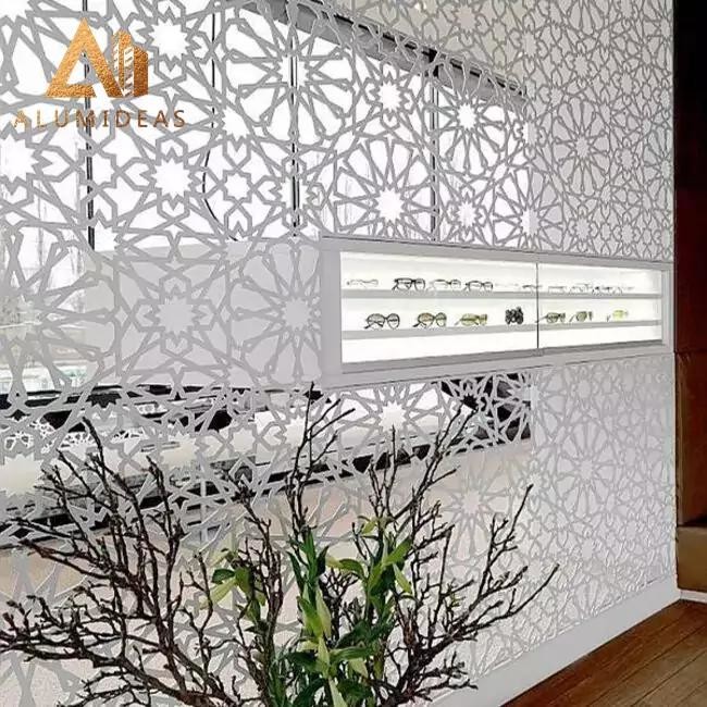 Aluminum privacy screens